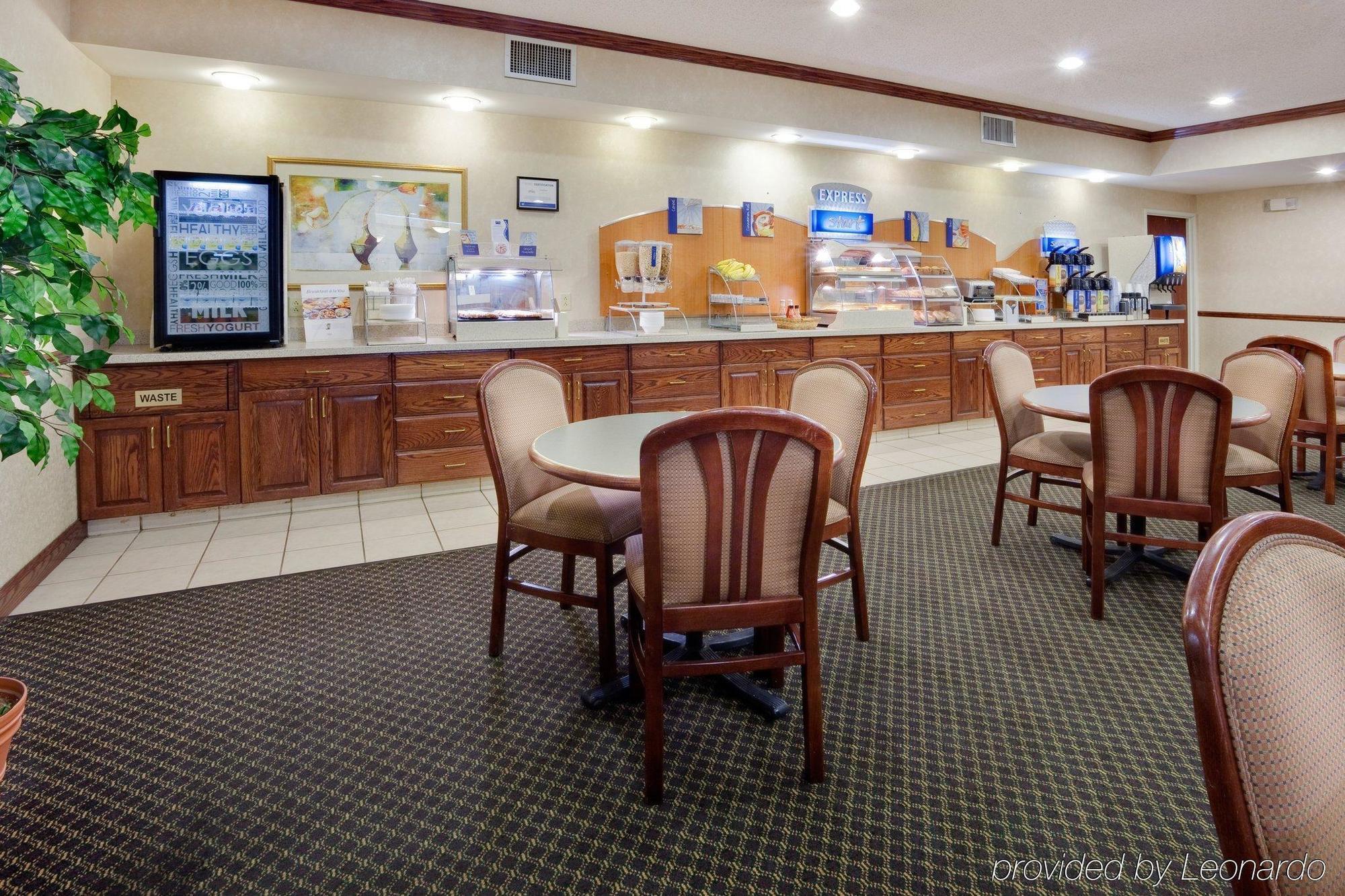רוצ'סטר Holiday Inn Express Irondequoit By Ihg מסעדה תמונה